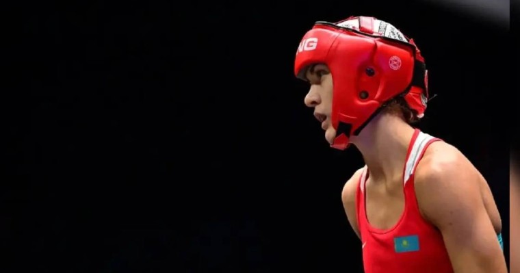 Карина Ибрагимова бокстан Әлем чемпионатында алғашқы жекпе-жегінде жеңіске жетті