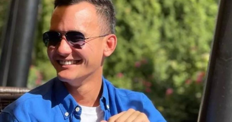 Әли Оқапов баласымен бірге түскен суретін бөлісті (фото)