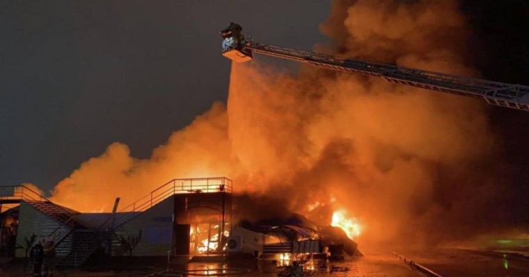 Нұр-Сұлтанда "Шапағат" базары өртенді – видео