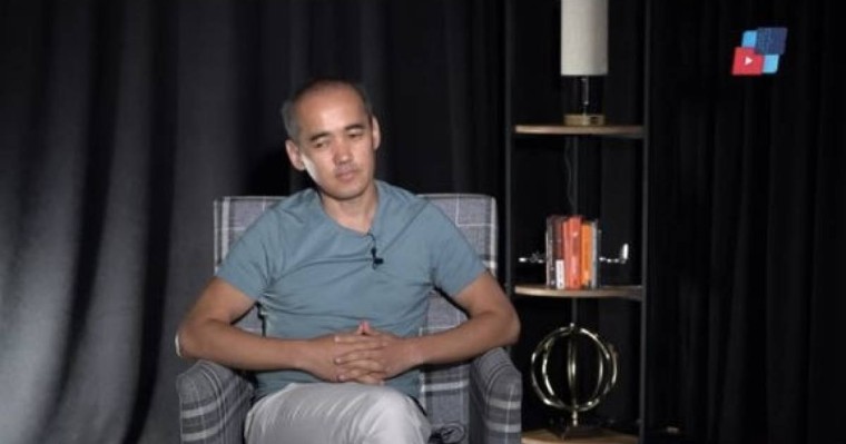 “Айдоспен белгісіз біреу арасындағы қақтығыс” - Сәбит Рысбаев Киевтегі журналистің оқиғасына қатысты пікір білдірді