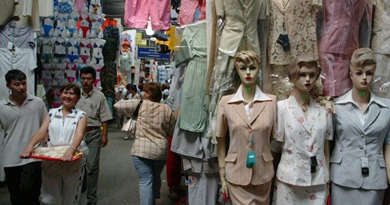 Алматының ірі базарында саудагерлер мен күзетшілер жұрттың зәресін ұшырды