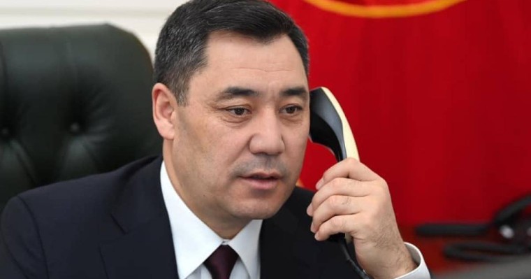 Қырғызстан басшысы татуласу үшін елдің барлық бұрынғы президенттерін жинады