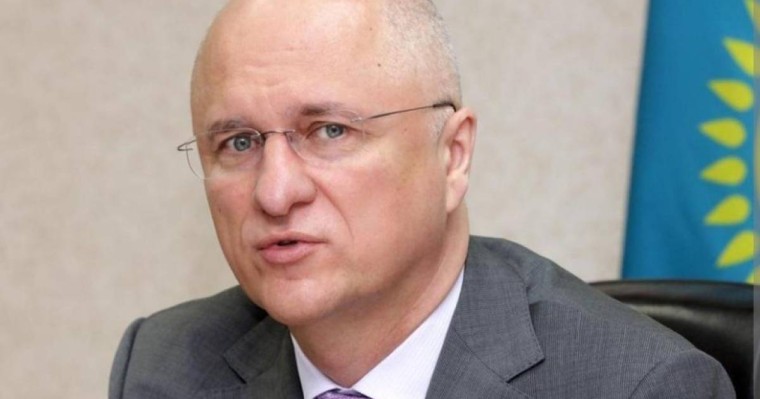 Мәжіліс депутаттығына кандидат Айбек Барысов Склярға отставкаға кетуді ұсынды