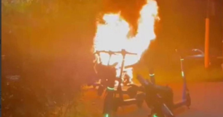 Маңғыстауда бір кеште көлік мен мопед өртенді