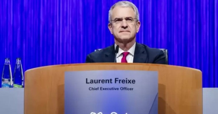 Әлемге танымал компанияның басшысы әріптесімен көңіл қосқаны үшін қызметінен айырылды