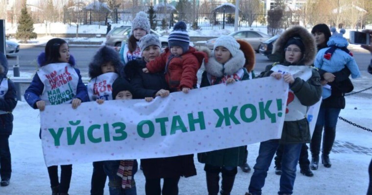 Көп балалы аналар наразылығы қайта басталды: Күрестің нәтижесі бола ма?