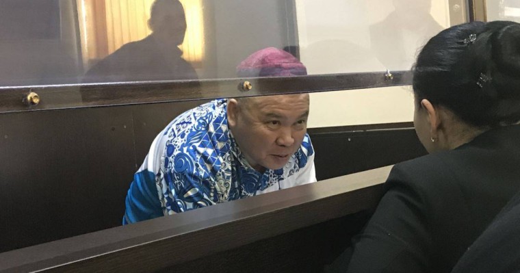 Түркістанда Батырбековтің жақтастары сот қаулысының оқылуын талап етіп тұр