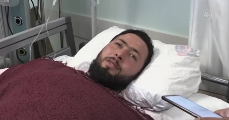 «Ұлым аштан өлмесін деп түкірігімді бердім» : 8 күннен соң аман табылған адамның оқиғасы (ВИДЕО)