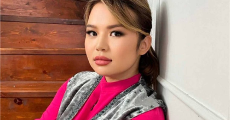 "Сасып кеткен носкиін де, трусиін де жуамыз": Блогер Рысбала Икрамбай ақыл айтқыш блогерлерді қатаң сынға алды