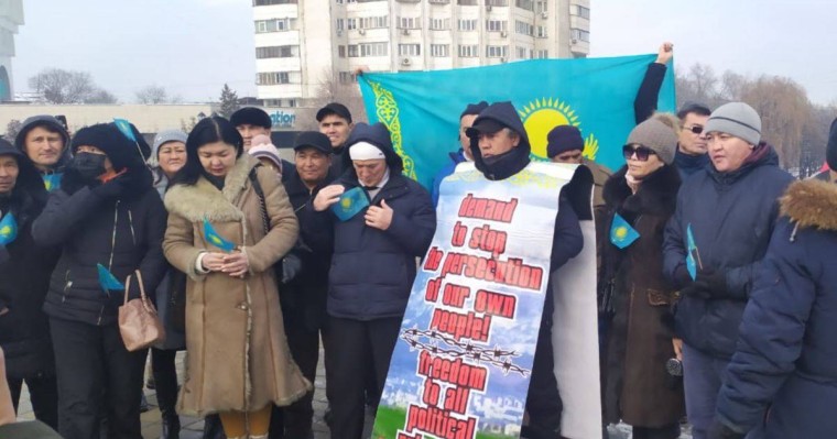 Алматыда бір топ белсенді блогер Ахметованы Қазақстанға экстрадицияламауды сұрады