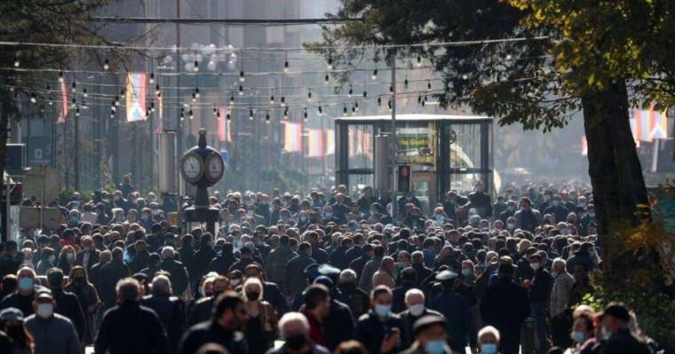 Пашинян отставкаға кетсін: Ереванда мыңдаған адам митингке шықты