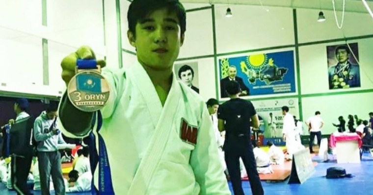 Атыраулық әлем чемпионын полицейлер өлтірді ме? (ВИДЕО)