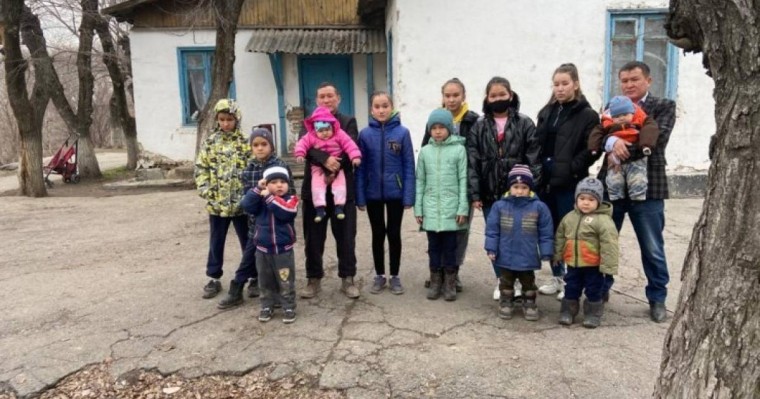 Алматы облысында шенеуніктер 12 балалы отбасыны үйлерінен қуып шықпақшы