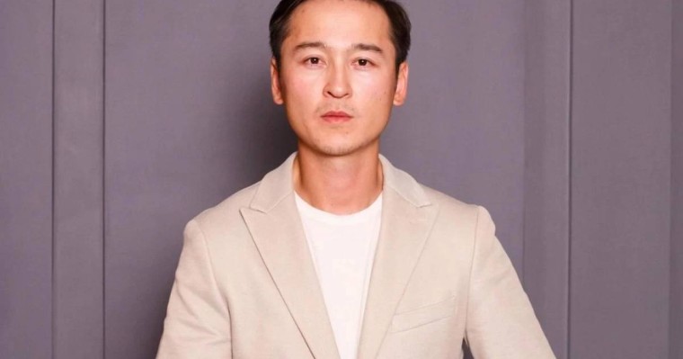 Қыз зорлады деген айыппен сотқа тартылған блогер кінәсін мойындамайтынын мәлімдеді