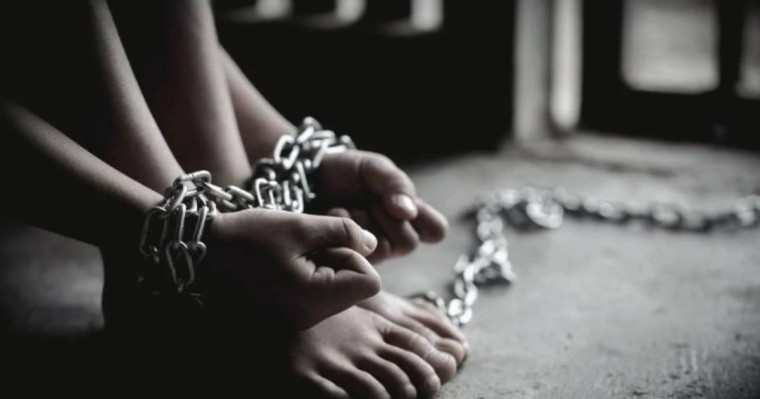 Өз қызын 20 жыл қамауда ұстаған әйел тұтқындалды