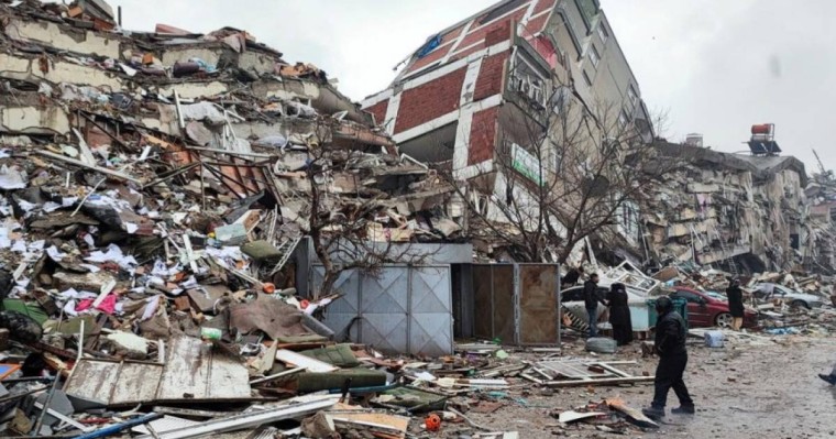 Түркияда ғимараттардағы құрылыс ақаулары үшін 8 адам қамауға алынды