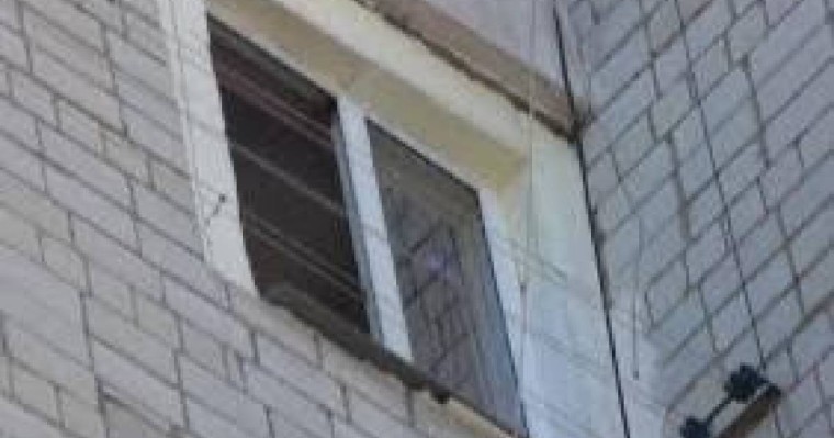 Ақтауда психикалық ауытқуы бар бойжеткен жоғары қабаттан құлап кетті