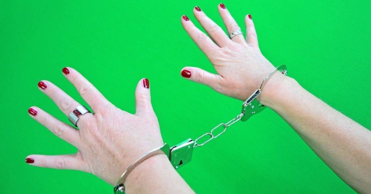 Қазақстандық қыздарды жезөкшелікке салу үшін Бахрейнге алдап апарған топ ұсталды