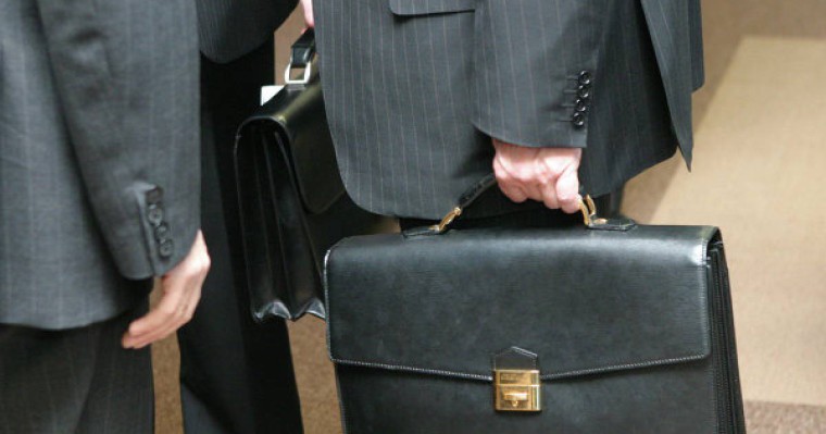 Премьер-министрі сәуір айында отставкаға кетеді