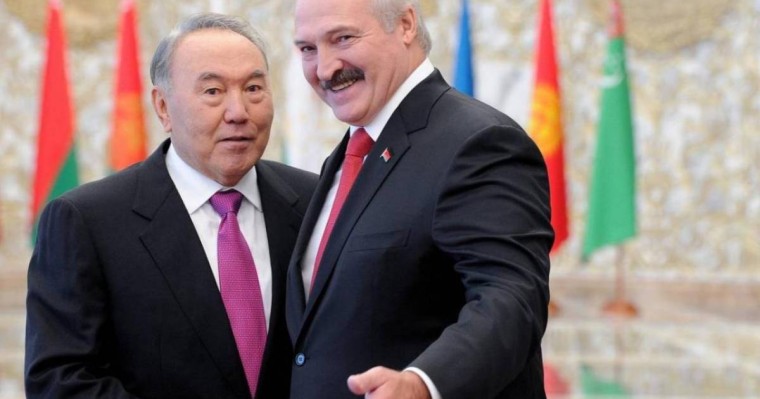 Лукашенко Назарбаевтың оны арақ ішуге мәжбүрлегенін айтты