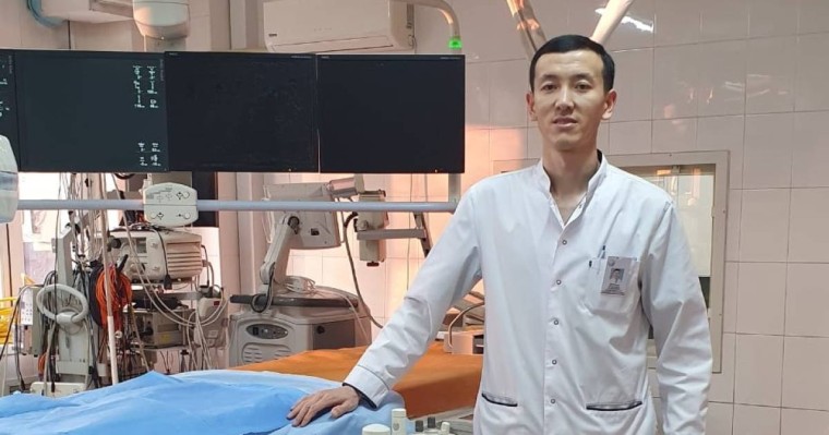 Кенжебек Бижанов, кардиохирург: Шетелге барып ем алатындар, отандық медицинаның қадірін білмейді