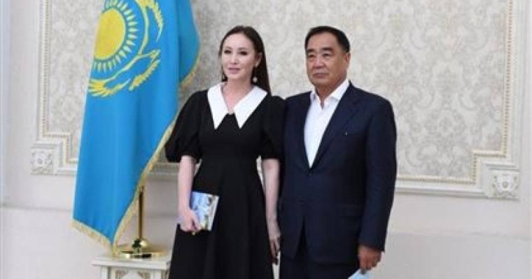 "Әкем қолдады": Күйеуі өзінен 21 жас үлкен Гүлнұр Оразымбетова барлық сырымен бөлісті