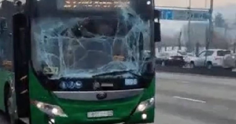 Алматыда екі автобус соқтығысты