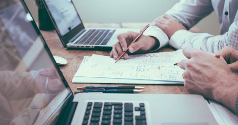 Үйден шықпай-ақ жеке кәсіпкерлікті қалай жабуға болады