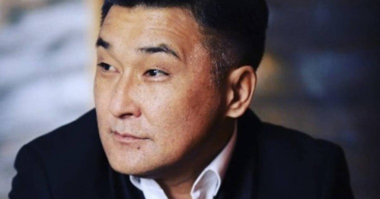 Алмат Сақатов: “5 мың доллар берсең, ертең атақ алып береміз…”