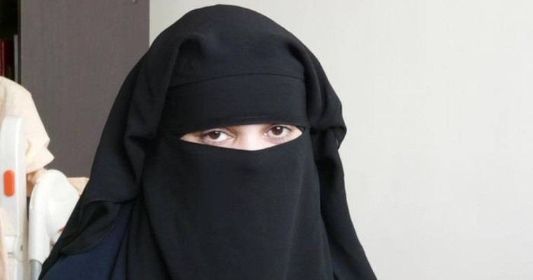 БҚО-да 15 жасар қыз заңсыз тұрмысқа шығып, туыстары оны паранжа киген күйінде тапқан