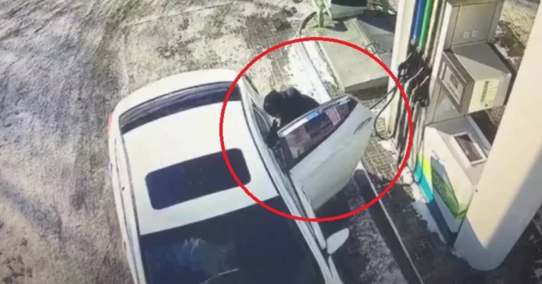 Әйел өзіне бензин шашып, өртеніп өлді (Видео)