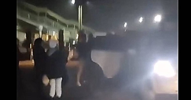 Шу вокзалындағы "қыз алып қашу" оқиғасы видеоға түсіп қалған (ВИДЕО)