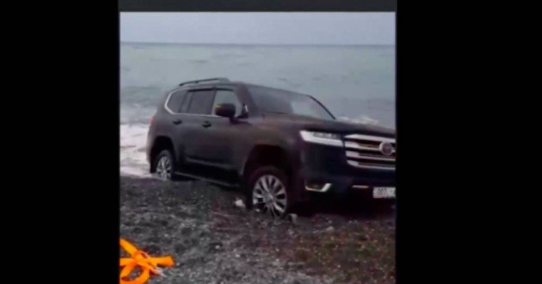 Сочидегі жанжалға қатысқан қазақстандық көлік ҚазҰУ оқытушысына тиесілі болып шықты