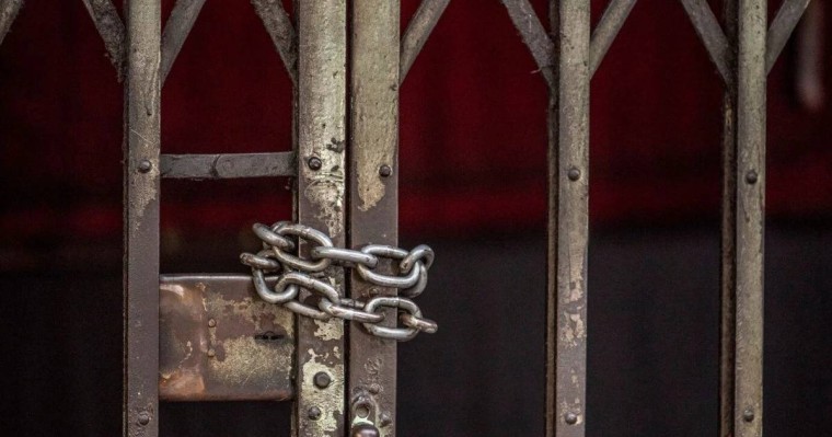 Алматы облысында әйел мен оның екі баласын өлтіріп, кейін үйін өртеп жіберген азаматқа сот үкімі шықты