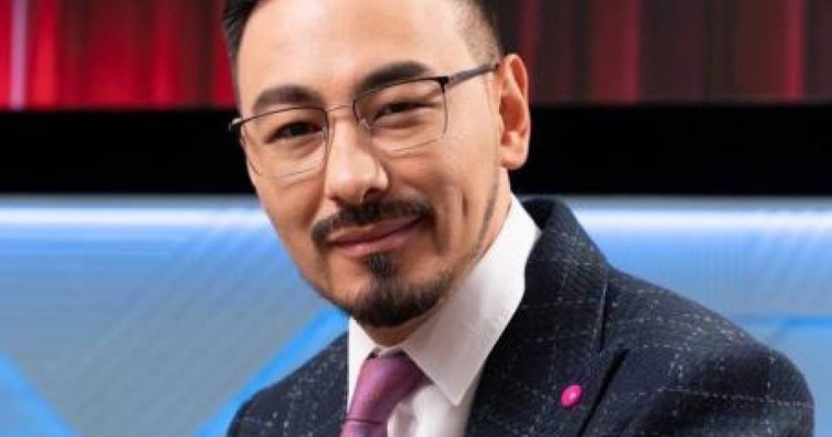 Руслан Өтепбай сүйінші жаңалығымен бөлісті