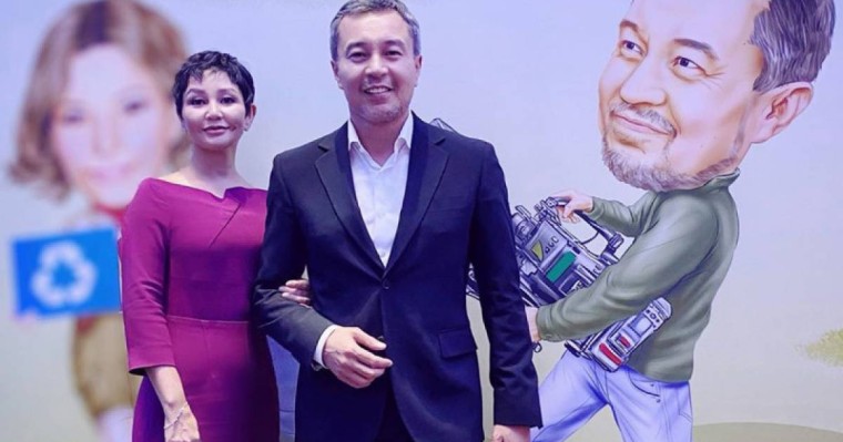 Ақан Сатаев 20 жыл отасқан әйелімен ажырасқанын мәлімдеді