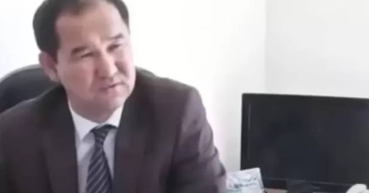 «Биыл дым жоқ. Ақша жоқ»: журналистпен дөрекі сөйлесіп, мемге айналған шенеунік жаңа қызметке тағайындалды