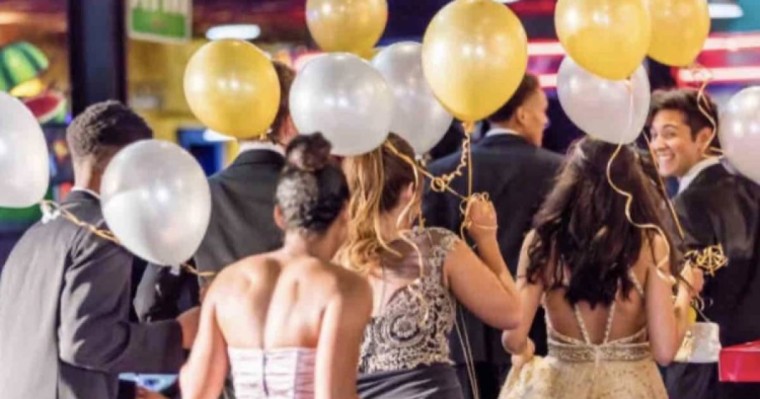 Маңғыстауда ата-аналар соңғы қоңырауды тойлау үшін балаларына жасырын түрде үй жалдап берген