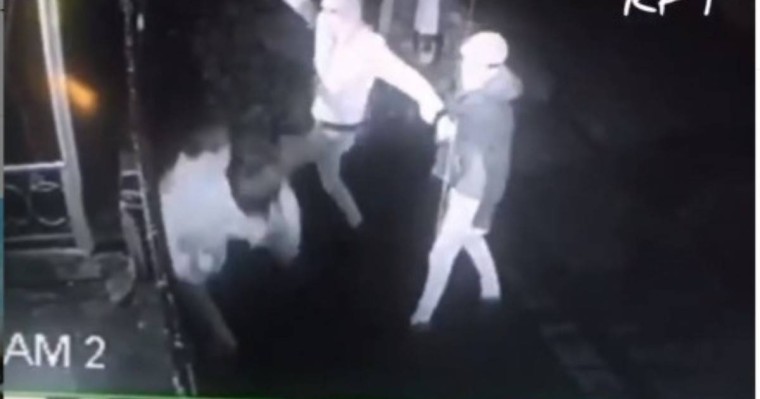 Талғарда жігітті аяусыз ұрып-соққандардың әрекеті видеоға түсіп қалды