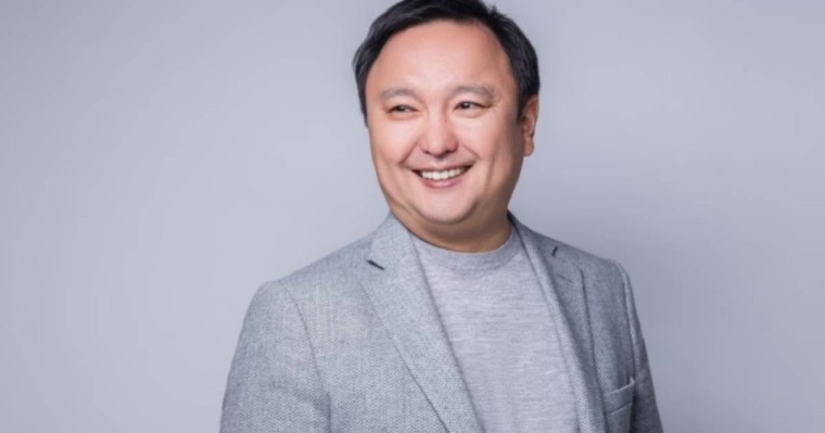 Арман Дүйсенов 49 жасында дүниеден озды