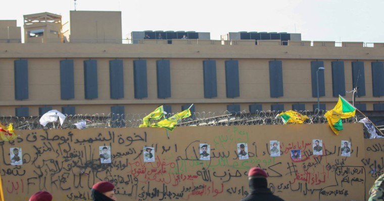 Ирактағы наразылар АҚШ елшілігін қоршаудан босатты