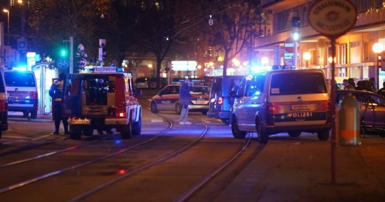 Венада теракт болып, адамдарға жаппай оқ атты: Бірнеше адам қайтыс болды (видео)