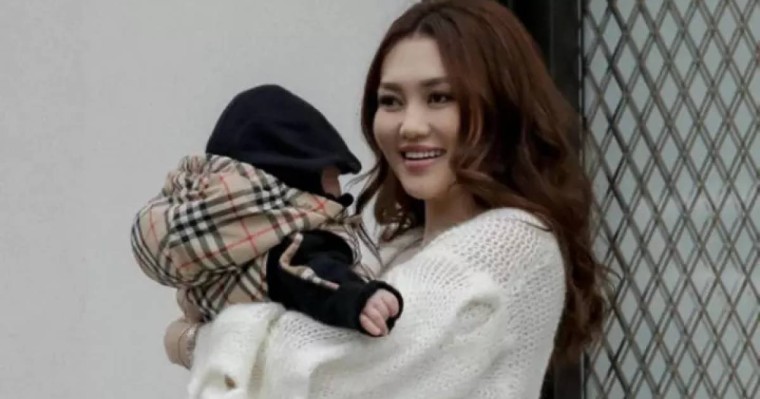 "Баланы жылаттың": Ерке Есмахан күйеуінен не үшін сөз естігенін айтты (фото)