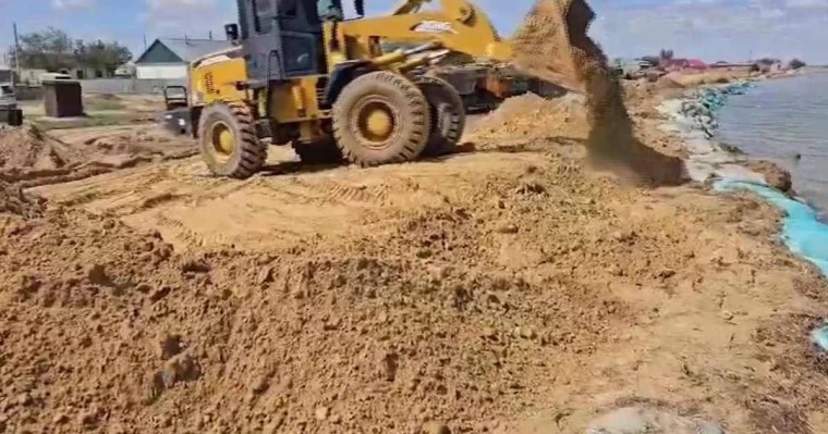 Ақтөбе облысында толқын бөгетті шайып кеткен