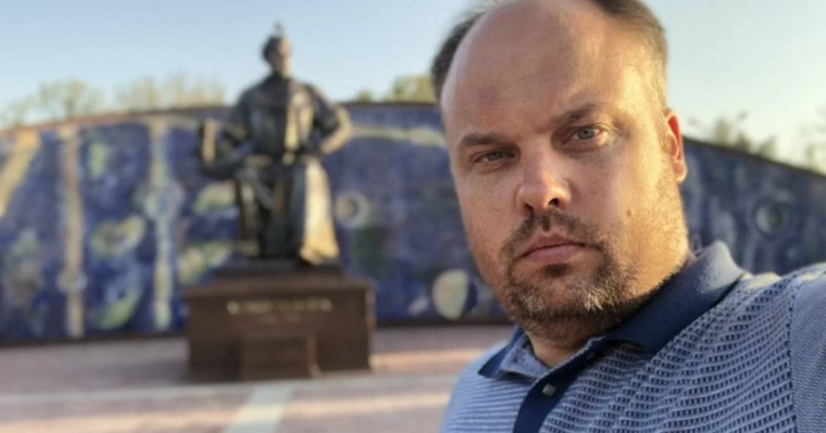 Максим Рожин: Неге біздің елде коммуникация мемлекеттік тілде жүрмейді?