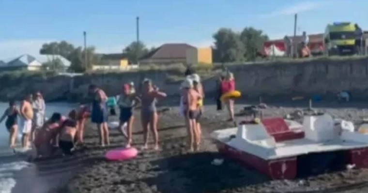 Алакөлде демалып жүрген қазақстандық судан әйелдің мәйітін алып шықты (видео)