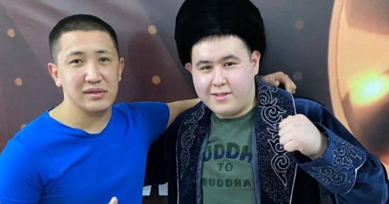 Грэмми жеңіп алған Иманбек әкімнің 2 миллионынан бас тартып, оны қайырымдылыққа аударды