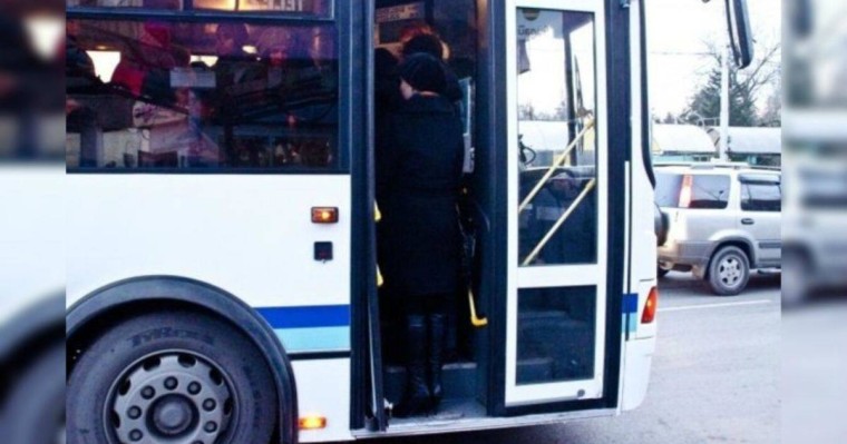 Ақтөбе облысында кондуктор автобустан құлап көз жұмды - Қазақстан жаңалықтары