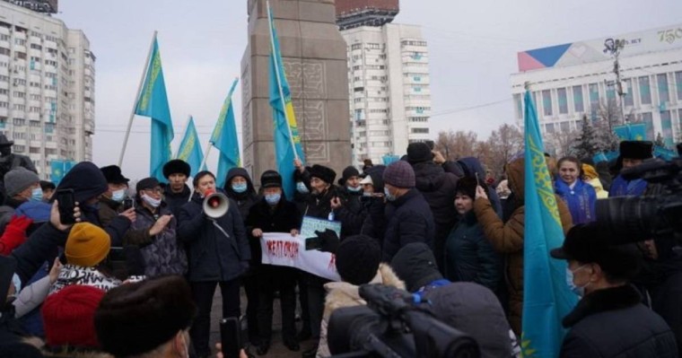 Билікті қолына алу үшін, халықтың өзі күреске шығуы керек