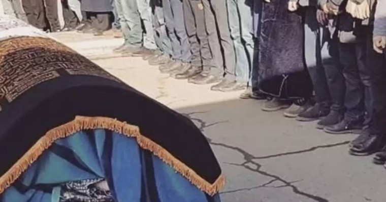 Жұрт жаназа шығаруға 30 мың теңге сұраған имамға шүйлікті